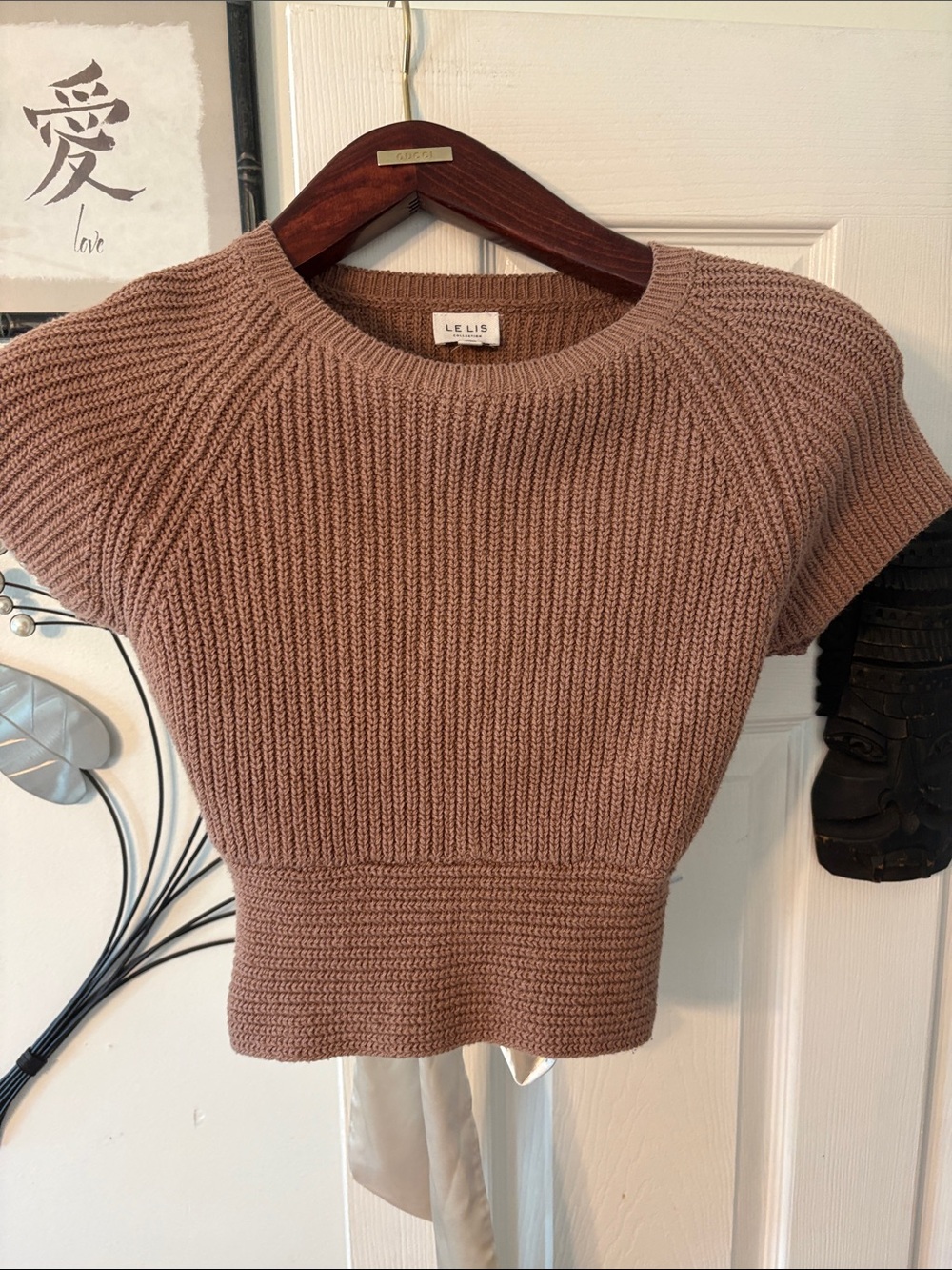 Le Lis Ribbed Short-Sleeve Crew Sweater in Dusty Mauve